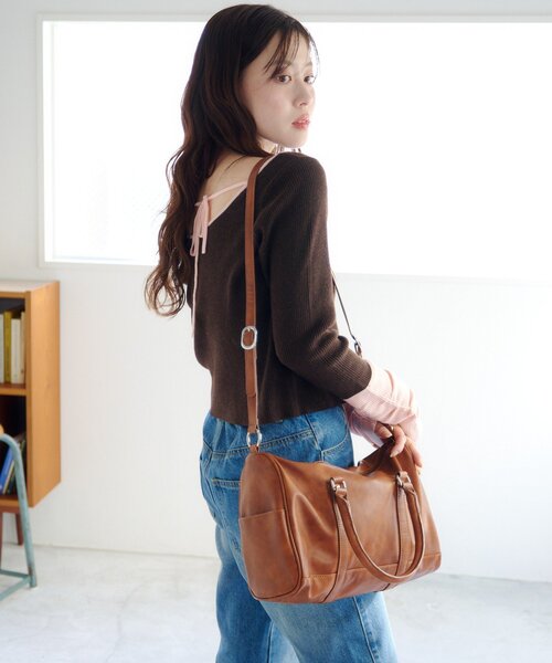 Kastane（カスタネ）の「【500mlペットボトル収納可】スタッズボストンバッグ（ボストンバッグ・レディース・ブラウン/ブラック・FREE）」の5枚目の写真