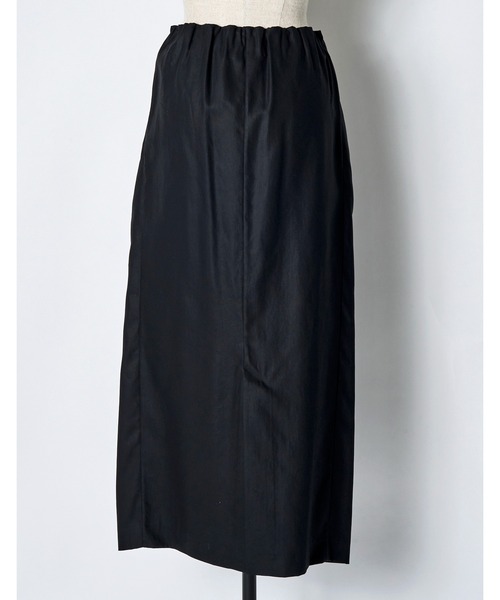 RUMCHE（ラムシェ）の「Tuck Gathered Skirt / タックギャザースカート（スカート・レディース・ベージュ/ブラック・FREE）」の6枚目の写真