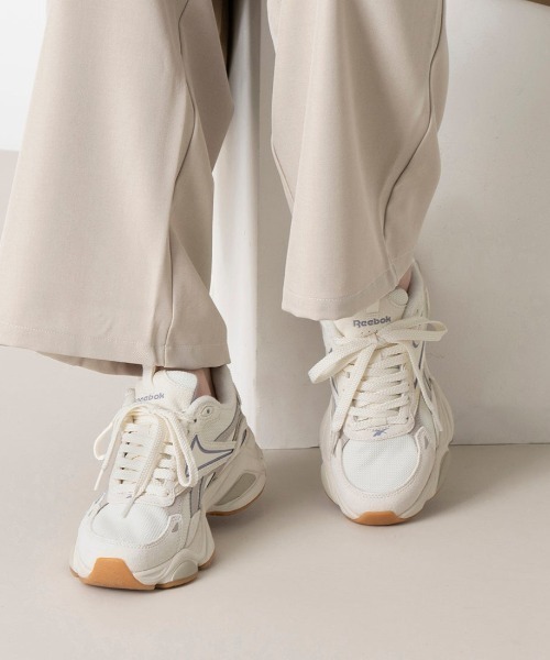 Reebok(リーボック)の「チャージ ラン / REEBOK CHARGE RUN(スニーカー・レディース・ブラウン/アイボリー/ブラック・24.0cm/24.5cm/23.5cm/22.0cm/26.0cm/25.5cm/23.0cm/22.5cm/25.0cm)」の2枚目の写真