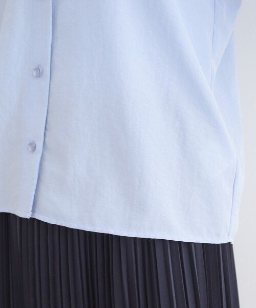 SHOO・LA・RUE（シューラルー）の「【洗濯後しわになりにくい/S-LL/UV】1枚で華やか　フリル使いがポイント　柔らかブラウス（シャツ/ブラウス・レディース・ライトイエロー系/ライトブルー/オフホワイト・01/04/03/02）」の12枚目の写真