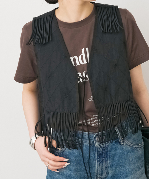 Spick & Span(スピックアンドスパン)の「crinkle crinkle crinkle 別注フリンジベスト*(その他アウター・レディース・ブラック/ブラウン・FREE)」の2枚目の写真