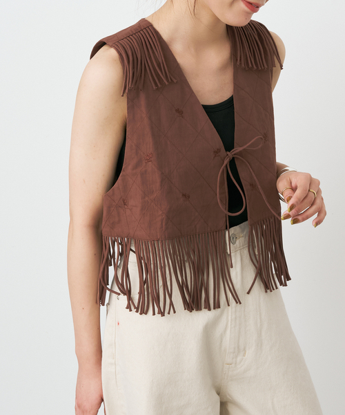 Spick & Span(スピックアンドスパン)の「crinkle crinkle crinkle 別注フリンジベスト*(その他アウター・レディース・ブラック/ブラウン・FREE)」の18枚目の写真