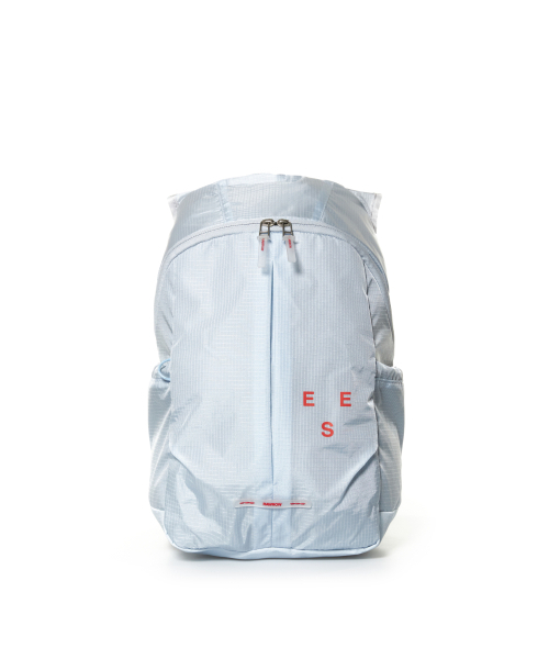 RAWROW（ロウロウ）の「RAWROW x EES ランニングバックパック [2色]（バックパック/リュック・レディース・ライトブルー/ブラック・FREE）」の4枚目の写真