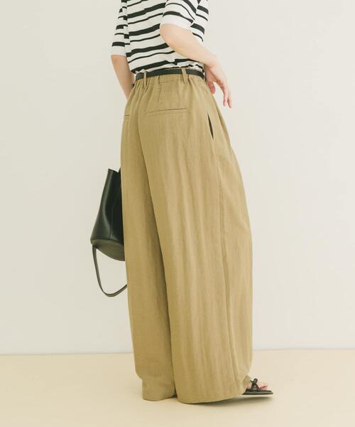 ITEMS URBANRESEARCH(アイテムズ アーバンリサーチ)の「タックギャザーパンツ(その他パンツ・レディース・ベージュ/ボルドー/ブラック・FREE/TALL)」の4枚目の写真