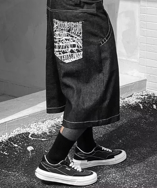 B.R.U（ブル）の「バッグ刺繍デニムハーフパンツ（デニムパンツ・メンズ・ブラック・MEDIUM/LARGE）」の6枚目の写真
