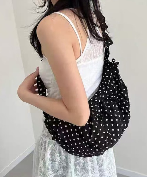 Lace Ladies(レースレディース)の「ドット柄 ハーフムーン フリル ショルダー バッグ(ショルダーバッグ・レディース・ブラック/ホワイト・FREE)」の5枚目の写真