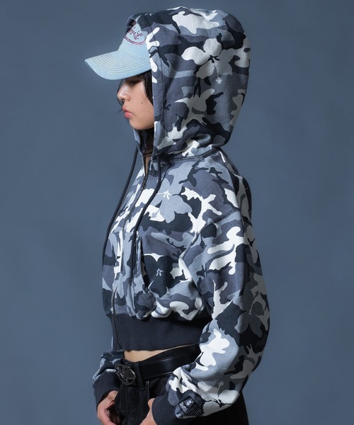 X-girl(エックスガール)の「HIBISCUS CAMOUFLAGE ZIP UP SWEAT HOODIE(パーカー・レディース・グレー/カモフラージュ・S/M)」の8枚目の写真