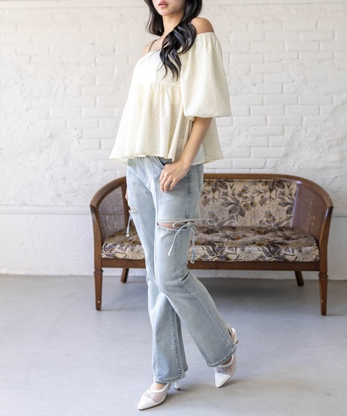 clear（クリア）の「【低身長対応／サイズ展開あり】サイドスリットリボン付きフレアデニムパンツ[カジュアル  ガーリー 着回し抜群 フェミニン]（デニムパンツ・レディース・ライトブルー/ブラック・S/PS/M）」の7枚目の写真