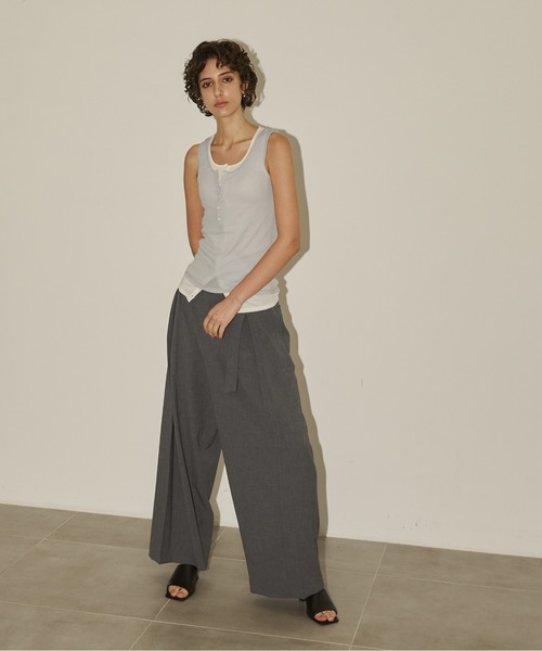 CITY TOKYO(シティトウキョウ)の「【CITY TOKYO/シティートウキョウ】Belt Tuck Pants/ベルトタックパンツ/ワイドパンツ(スラックス・レディース・ネイビー/グレー・1/2)」の6枚目の写真