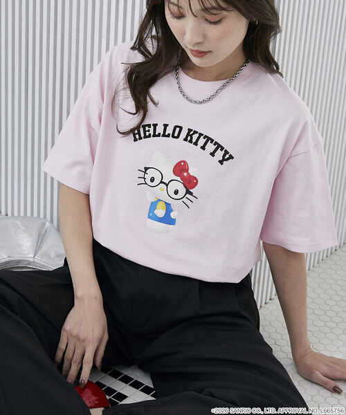 PUBLUX(パブリュクス)の「PUBLUX/パブリュクス ”SANRIO CHARACTERS/サンリオキャラクターズ” 眼鏡 カレッジ風 プリントTシャツ 限定展開(Tシャツ/カットソー・レディース・ブラック/ピンク/ライトグレー/ネイビー/オフホワイト/チャコールグレー・フリ-)」の8枚目の写真