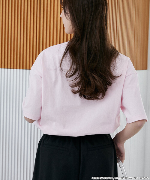 PUBLUX(パブリュクス)の「PUBLUX/パブリュクス ”SANRIO CHARACTERS/サンリオキャラクターズ” 眼鏡 カレッジ風 プリントTシャツ 限定展開(Tシャツ/カットソー・レディース・ブラック/ピンク/ライトグレー/ネイビー/オフホワイト/チャコールグレー・フリ-)」の9枚目の写真