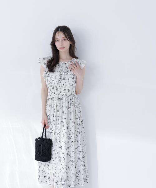 NATURAL BEAUTY BASIC(ナチュラルビューティーベーシック)の「フラワープリントフリルワンピース(ワンピース・レディース・ホワイト系その他/ブラック系その他2/ブルー系その他2・MEDIUM/P/S)」の4枚目の写真