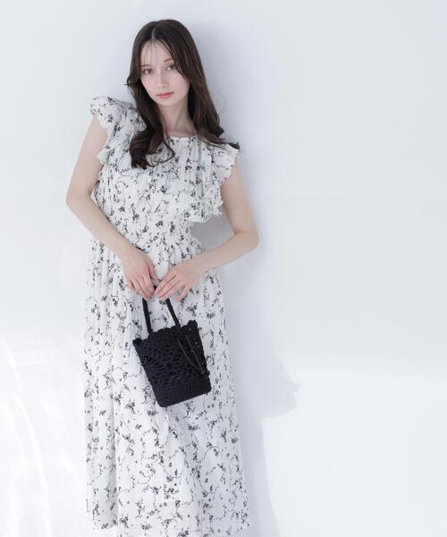 NATURAL BEAUTY BASIC(ナチュラルビューティーベーシック)の「フラワープリントフリルワンピース(ワンピース・レディース・ホワイト系その他/ブラック系その他2/ブルー系その他2・MEDIUM/P/S)」の6枚目の写真