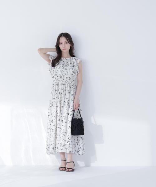 NATURAL BEAUTY BASIC(ナチュラルビューティーベーシック)の「フラワープリントフリルワンピース(ワンピース・レディース・ホワイト系その他/ブラック系その他2/ブルー系その他2・MEDIUM/P/S)」の8枚目の写真
