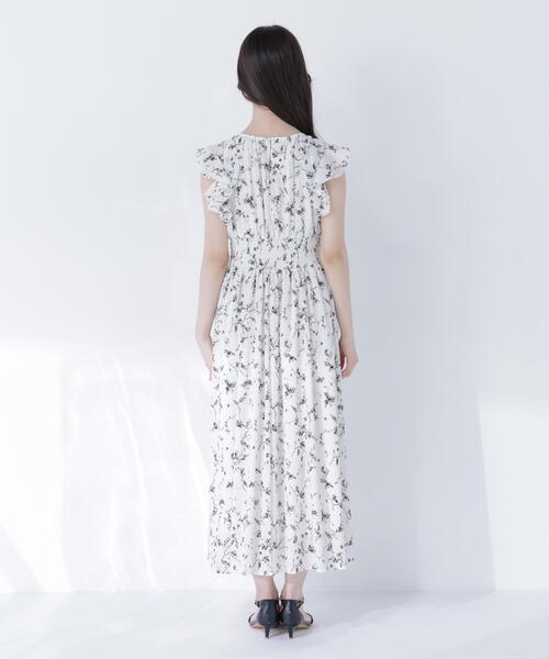 NATURAL BEAUTY BASIC(ナチュラルビューティーベーシック)の「フラワープリントフリルワンピース(ワンピース・レディース・ホワイト系その他/ブラック系その他2/ブルー系その他2・MEDIUM/P/S)」の12枚目の写真