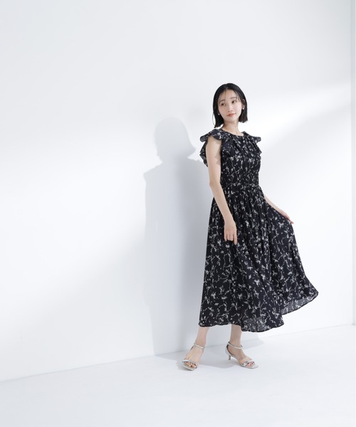 NATURAL BEAUTY BASIC(ナチュラルビューティーベーシック)の「フラワープリントフリルワンピース(ワンピース・レディース・ホワイト系その他/ブラック系その他2/ブルー系その他2・MEDIUM/P/S)」の21枚目の写真