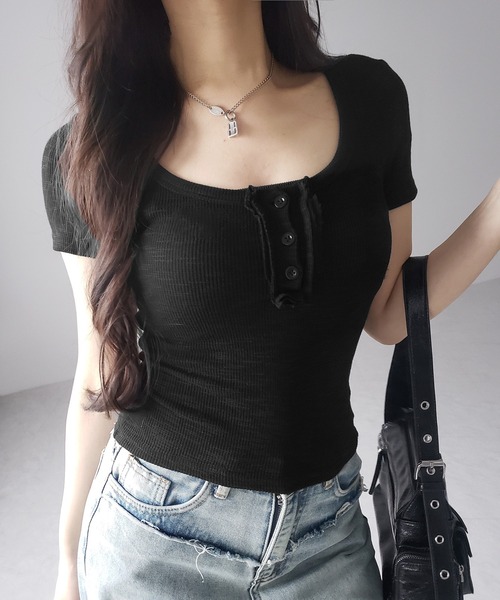 me+em select(ミームセレクト)の「【 2color 】スクエアヘンリーネック半袖ピチTシャツ /square henley neck short sleeve pichi T-Shirt(Tシャツ/カットソー・レディース・ホワイト/ブラック・FREE)」の8枚目の写真