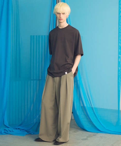 MAISON SPECIAL（メゾンスペシャル）の「《UNISEX》Crispy Cross Calze Two-tuck Prime-Wide Slacks/クリスピークロスカルゼツータックプライムワイドスラックス【MAISON SPECIAL/メゾンスペシャル】■セットアップ対応■（スラックス・メンズ・バーガンディー/ブラック/グレー・2/1/0）」の4枚目の写真