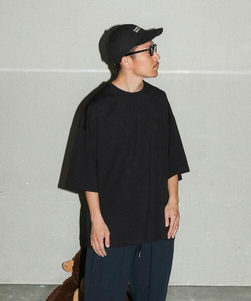 URBAN RESEARCH（アーバンリサーチ）の「Wide Dad　BREEZY TECH SHORT-SLEEVE T-SHIRTS（Tシャツ/カットソー・メンズ・ネイビー/ブラック・2/1）」の11枚目の写真