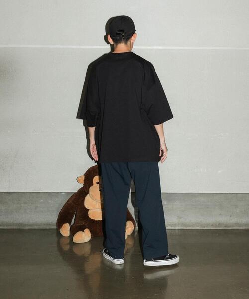 URBAN RESEARCH（アーバンリサーチ）の「Wide Dad　BREEZY TECH SHORT-SLEEVE T-SHIRTS（Tシャツ/カットソー・メンズ・ネイビー/ブラック・2/1）」の13枚目の写真