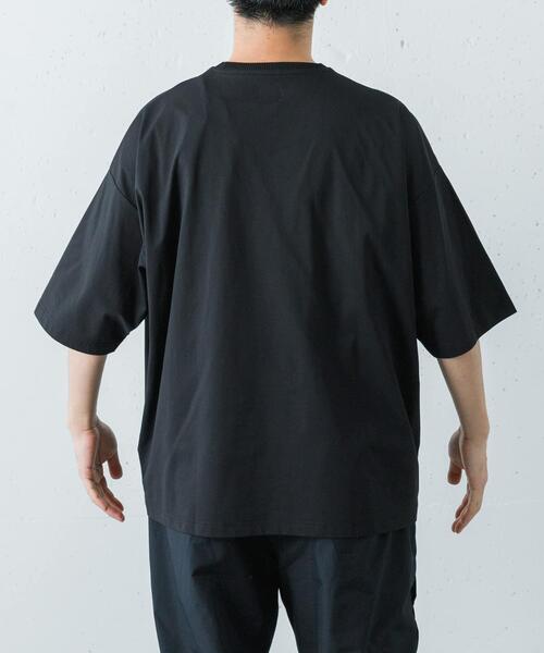 URBAN RESEARCH（アーバンリサーチ）の「Wide Dad　BREEZY TECH SHORT-SLEEVE T-SHIRTS（Tシャツ/カットソー・メンズ・ネイビー/ブラック・2/1）」の16枚目の写真