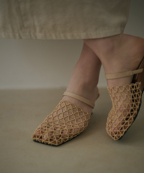 LAULEN(ローレン)の「mesh square toe heel mule /メッシュスクエアトゥヒールミュール(サンダル・レディース・ブラック/ベージュ・23cm/24cm/25cm)」の5枚目の写真