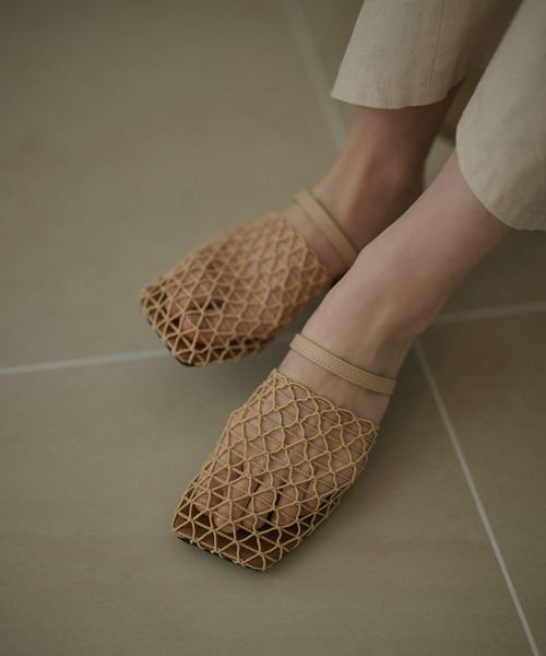 LAULEN(ローレン)の「mesh square toe heel mule /メッシュスクエアトゥヒールミュール(サンダル・レディース・ブラック/ベージュ・23cm/24cm/25cm)」の6枚目の写真