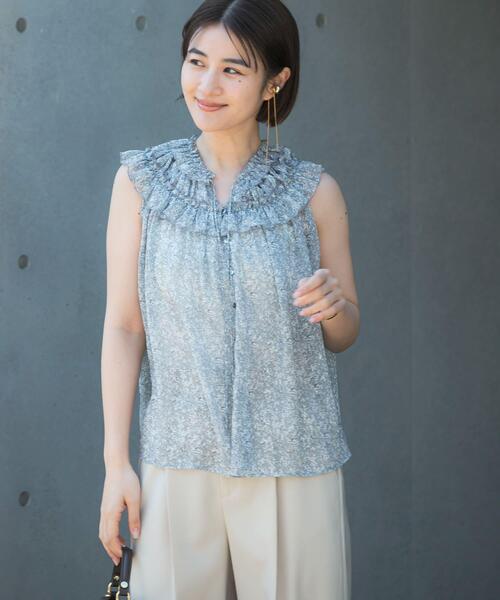 URBAN RESEARCH ROSSO WOMEN(アーバンリサーチ ロッソ)の「フラワープリントフリルブラウス(シャツ/ブラウス・レディース・イエロー/ネイビー/グレー・FREE)」の4枚目の写真