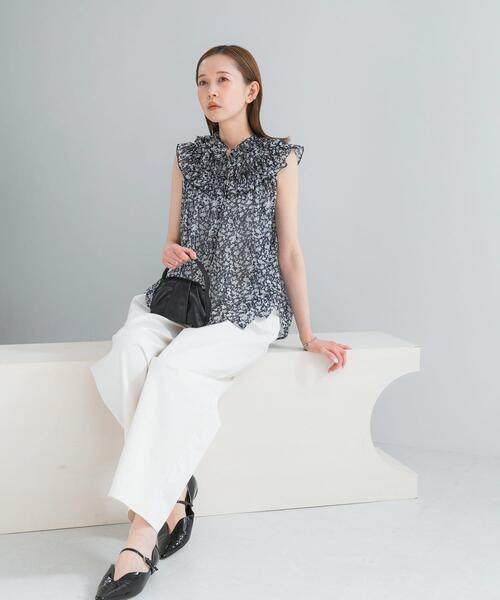 URBAN RESEARCH ROSSO WOMEN(アーバンリサーチ ロッソ)の「フラワープリントフリルブラウス(シャツ/ブラウス・レディース・イエロー/ネイビー/グレー・FREE)」の15枚目の写真