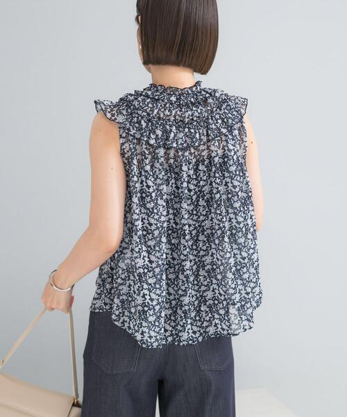 URBAN RESEARCH ROSSO WOMEN(アーバンリサーチ ロッソ)の「フラワープリントフリルブラウス(シャツ/ブラウス・レディース・イエロー/ネイビー/グレー・FREE)」の17枚目の写真