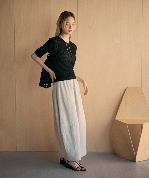LAULEN（ローレン）の「roll up sleeves semi sheer rib tops /ロールアップスリーブセミシアーリブニット（Tシャツ/カットソー・レディース・モカ/チャコールグレー/アイボリー/グレイッシュベージュ/ブラック・FREE）」の10枚目の写真