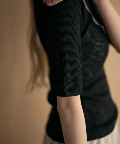 LAULEN（ローレン）の「roll up sleeves semi sheer rib tops /ロールアップスリーブセミシアーリブニット（Tシャツ/カットソー・レディース・モカ/チャコールグレー/アイボリー/グレイッシュベージュ/ブラック・FREE）」の16枚目の写真
