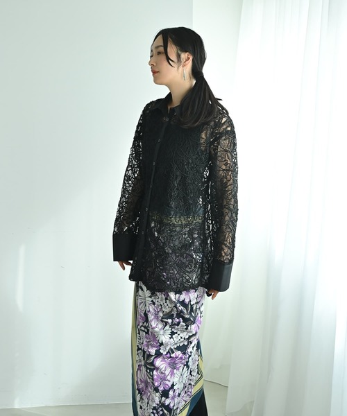 STYLE DELI（スタイルデリ）の「【BLK001】刺繍レースオーバーサイズシャツ（シャツ/ブラウス・レディース・ブラック/オフホワイト・FREE）」の6枚目の写真