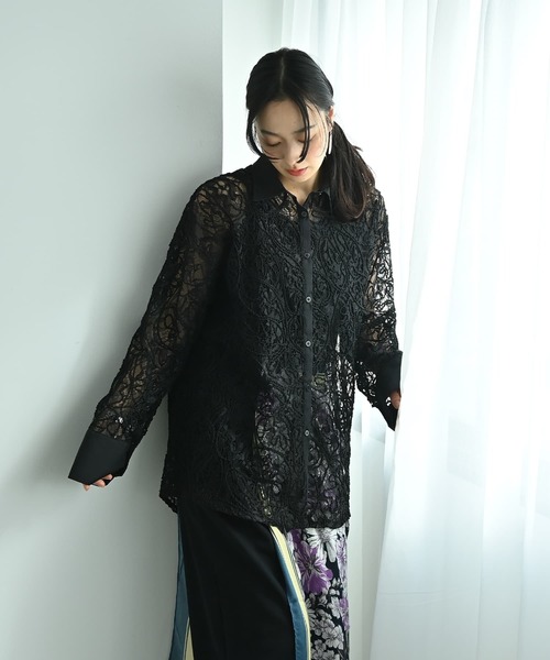 STYLE DELI（スタイルデリ）の「【BLK001】刺繍レースオーバーサイズシャツ（シャツ/ブラウス・レディース・ブラック/オフホワイト・FREE）」の7枚目の写真