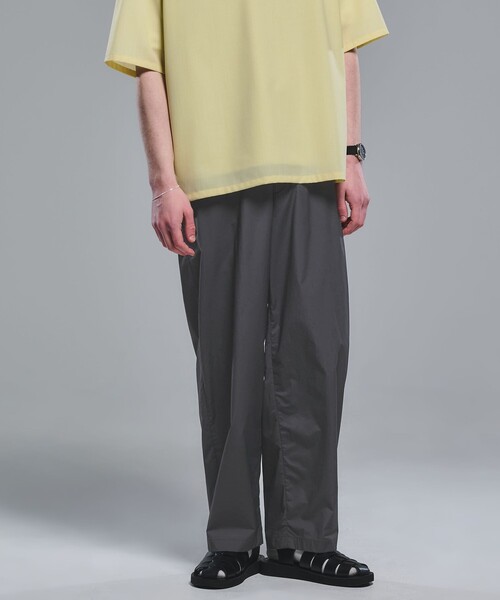 green label relaxing（グリーンレーベルリラクシング）の「ナイロン ツイル バレル ユーティリティ パンツ W4 -ストレッチ・接触冷感-（その他パンツ・メンズ・ダークグレー/ダークブラウン/ブラック・S/M/L/XL）」の2枚目の写真