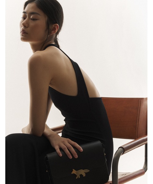 Maison Kitsune(メゾンキツネ)の「SOFT FINE RIB RACER BACK DRESS(ワンピース・レディース・ブラック・S/M/XS/L)」の6枚目の写真
