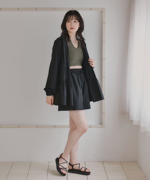 slattgir（スラットジール）の「高身長　ティアードデザインラッシュガードパーカー（ＵＶカット・接触冷感・吸水速乾・はっ水）（トールサイズ）（ラッシュガード・レディース・ブラック/ライトベージュ・TLL/T3L/T4L/T5L/TM/TL）」の7枚目の写真