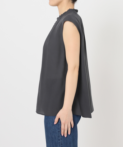 B.C STOCK(ベーセーストック)の「手洗い可 / セルロースフリルネックフレンチトップス(シャツ/ブラウス・レディース・チャコールグレー/ブラウン/ライトグレー・FREE)」の16枚目の写真