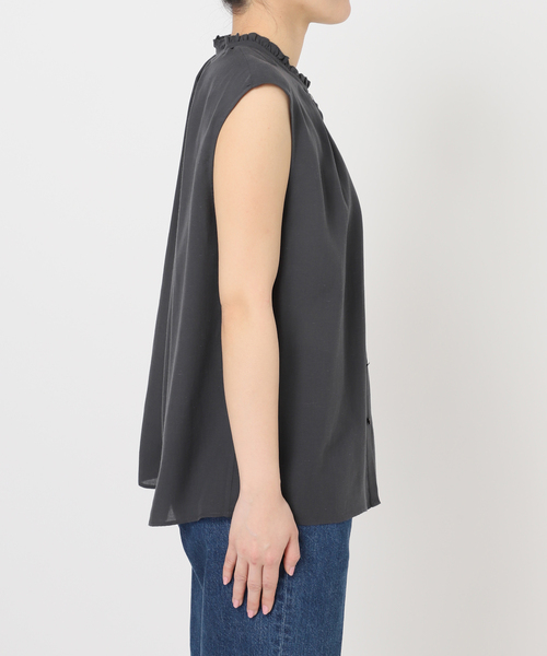 B.C STOCK(ベーセーストック)の「手洗い可 / セルロースフリルネックフレンチトップス(シャツ/ブラウス・レディース・チャコールグレー/ブラウン/ライトグレー・FREE)」の18枚目の写真