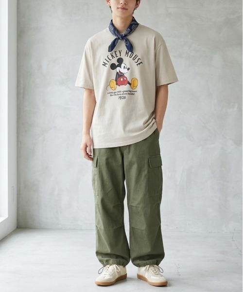 Disney(ディズニー)の「【DISNEY/ディズニー】ミッキーマウス ヴィンテージライクプリント 半袖Tシャツ(DRY) ユニセックス(Tシャツ/カットソー・メンズ・オフホワイト/ネイビー/ダークブルー/グレイッシュベージュ・MEDIUM/LARGE)」の20枚目の写真