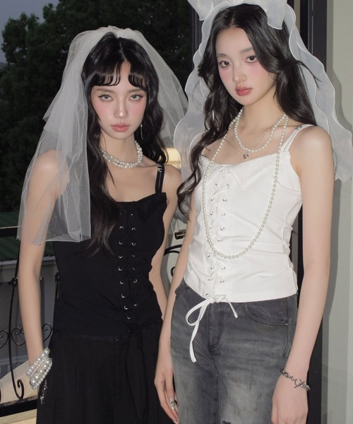 andwang(アンドワン)の「Lace up tops(Tシャツ/カットソー・レディース・ブラック/ホワイト・MEDIUM/SMALL)」の7枚目の写真