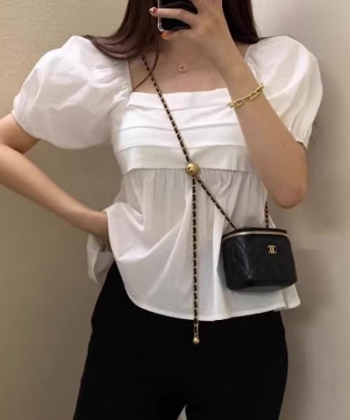 ampm（エーエムピーエム）の「パフスリーブ ペプラムブラウス フレアブラウス ボリューム袖（Tシャツ/カットソー・レディース・ホワイト/ブラック・S/M）」の5枚目の写真