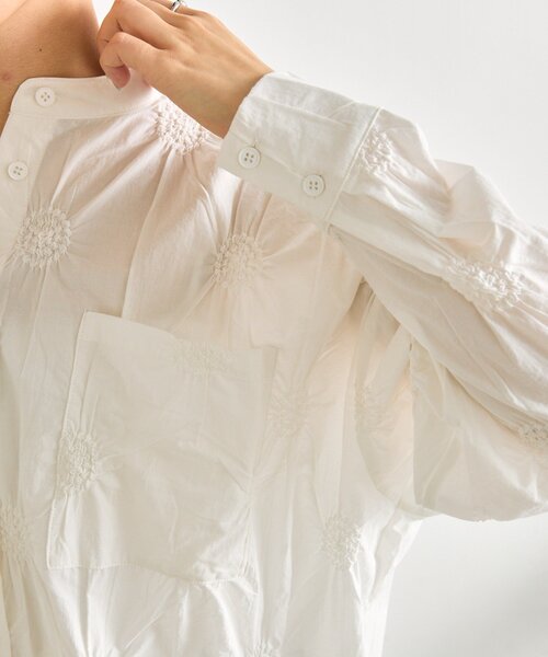 ear PAPILLONNER(イアパピヨネ)の「デザインギャザーブラウス【SUM1 STYLE】(シャツ/ブラウス・レディース・ホワイト/ブラック・FREE)」の17枚目の写真