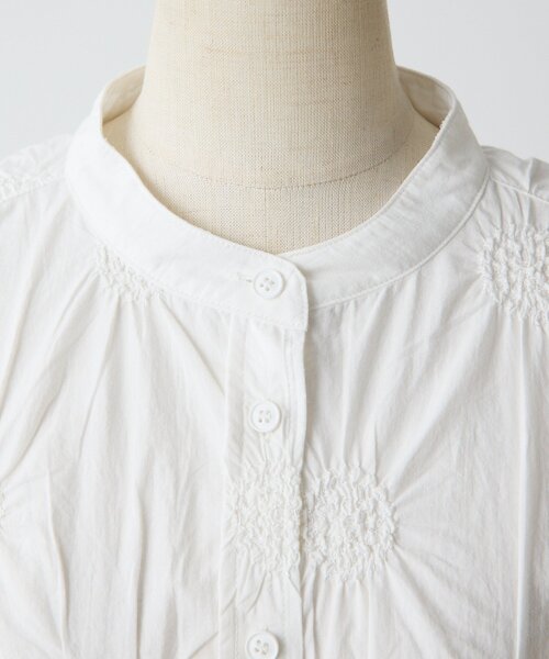 ear PAPILLONNER(イアパピヨネ)の「デザインギャザーブラウス【SUM1 STYLE】(シャツ/ブラウス・レディース・ホワイト/ブラック・FREE)」の3枚目の写真