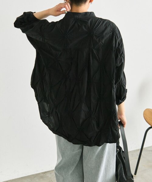 ear PAPILLONNER(イアパピヨネ)の「デザインギャザーブラウス【SUM1 STYLE】(シャツ/ブラウス・レディース・ホワイト/ブラック・FREE)」の9枚目の写真