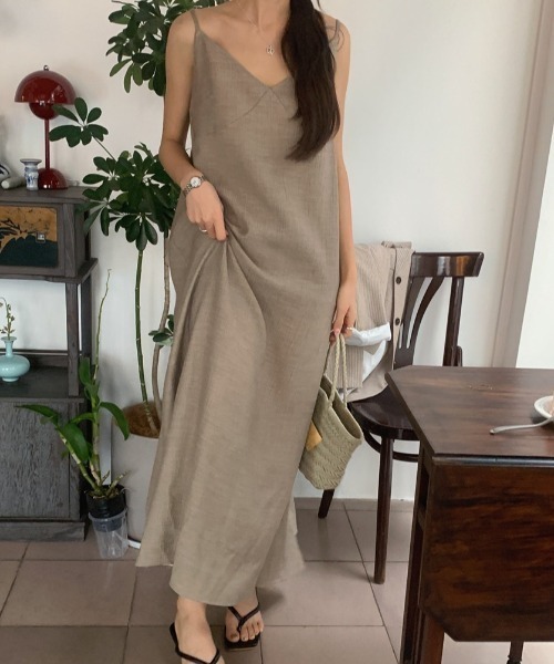 YUGA(ユーガ)の「YUGA_YGMC Korean-style Camisole dress(ワンピース・レディース・オフホワイト/カーキ/ブラック・FREE)」の3枚目の写真