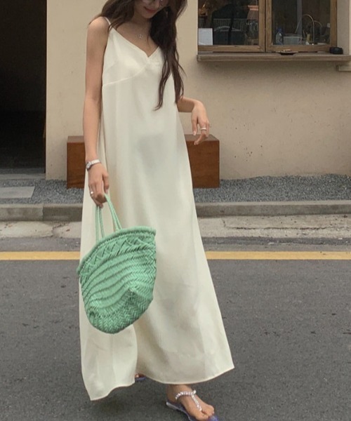 YUGA(ユーガ)の「YUGA_YGMC Korean-style Camisole dress(ワンピース・レディース・オフホワイト/カーキ/ブラック・FREE)」の16枚目の写真