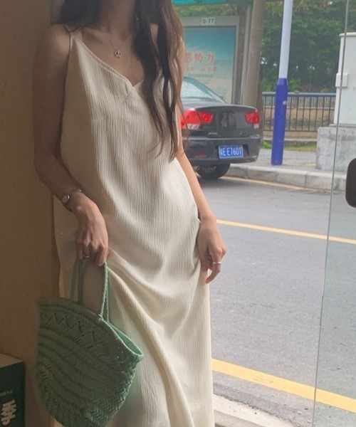 YUGA(ユーガ)の「YUGA_YGMC Korean-style Camisole dress(ワンピース・レディース・オフホワイト/カーキ/ブラック・FREE)」の20枚目の写真