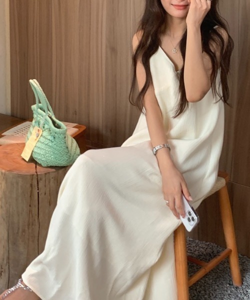 YUGA(ユーガ)の「YUGA_YGMC Korean-style Camisole dress(ワンピース・レディース・オフホワイト/カーキ/ブラック・FREE)」の7枚目の写真