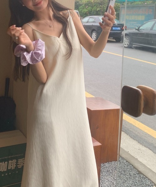 YUGA(ユーガ)の「YUGA_YGMC Korean-style Camisole dress(ワンピース・レディース・オフホワイト/カーキ/ブラック・FREE)」の18枚目の写真